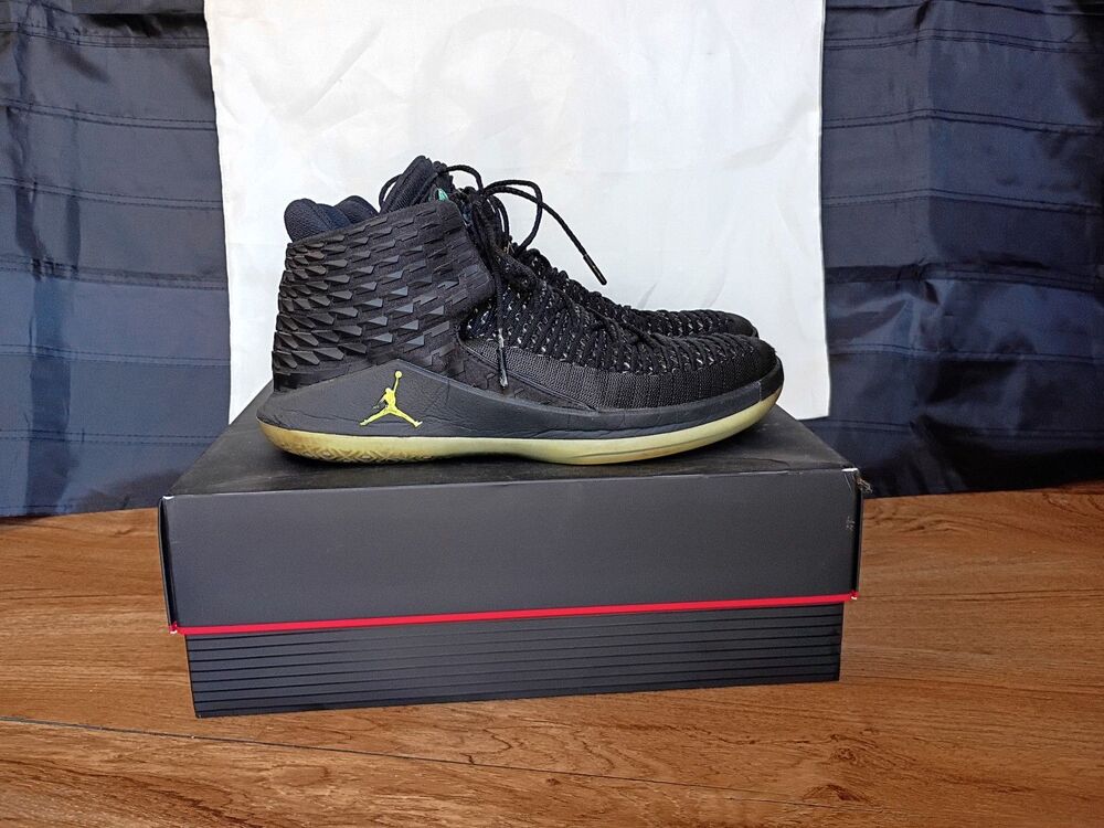 Air Jordan 32 XXXII Black Cat Size 12 AA1253-003 2018 Box Woven Flyknit